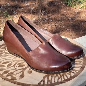 Dansko Women's Liliana Burnished Brown Leather Slip On Wedge Shoes Size 8.5
